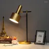 Bordslampor Nordic Gold Lamp Bed Rotatable Desk för sovrum bredvid vardagsrumsdekoration Hem DECO Makeup