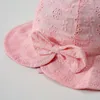 Casquettes Chapeaux 018M Été Bébé Fille Mignon Creux Dentelle Bowknot Seau En Plein Air Né Soleil Fleur Couleur Unie Enfant Crème Solaire Cap 230426