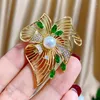 Broschen Koreanische Elegante Süßwasser Perle Grüne Blatt Blume Brosche Kreative Hohl Design Kleid Pins Frau Kleidung Zubehör Schmuck