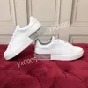 Toppdesigner mode sneaker casual skor tränare klänning skor män läder andas öppen för förändring utomhussport sneakers2023