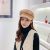 Stingy Brim Hats Fashion For Women Winter Autumn Retro åttkantig hatt Kvinnlig koreansk målare Sboy Cap Solid Color Gorras