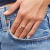 Pierścienie zespołu geometryczne krystalicznie cienkie pierścienie dla kobiet eleganckie francuskie projektantkę cyrkonia minimalistyczne małżeństwo weselne pierścionek tenisowy nowy prezent biżuterii Z0428