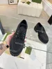 2024 Pisos para mujer Caminar Zapato Mocasines Slip-On Zapatos Salón Fábrica Calzado Negro Delantal redondo Dedos de los pies Diseñador de lujo Letras de metal Vestido de tacón bajo Zapato 35