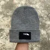 Najlepsza sprzedaż mężczyzn czapka zima unisex dzianinowy kapelusz gorros bonnet czapki czapki dzianiny czapki klasyczne sporty czapki kobiety swobodne designerskie czapki 01v27a