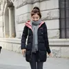 Trenchs de femmes Vestes Belle capuche Slim Long Parkas Femme Hiver Solide Plus Taille Style coréen Collier épais Manteau froid Dames