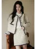 Базовые повседневные платья Весенний корейский высококачественный твидовый комплект из двух предметов Роскошная дизайнерская куртка с длинным рукавом + мини-юбка трапециевидной формы Костюмы в винтажном стиле 231128