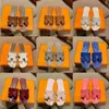 Summer Summer Beach Slippers Sandals Slies للنساء السيدات غير الرسميات الأزياء الكلاسيكية الكلاسيكية جلود مسطحة البغال المنزلية الصلبة أحذية