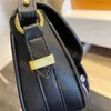 Luxurys tasarımcılar marka omuz çantaları çanta vintage kız moda kadınlar klasik crossbody çanta 2023 çanta 5a flep debriyaj kotları gerçek deri