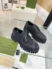 2024 Pisos para mujer Caminar Zapato Mocasines Slip-On Zapatos Salón Fábrica Calzado Negro Delantal redondo Dedos de los pies Diseñador de lujo Letras de metal Vestido de tacón bajo Zapato 35