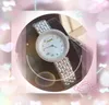 Relógio feminino popular com anel de diamantes completos, relógio de bateria de tamanho pequeno, movimento de quartzo, negócios, lazer, pulseira de aço inoxidável, design de dois pinos, presentes de relógio de pulso