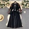 Dames Fashion Resort Petit Collier Stand Floral Broderie À Manches Longues Ceinture Lâche Douce Femme Élégante Noir Party Maxi Robe 4XL 211029