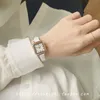 腕時計のファッション豪華な時計の女性ブレスレットセットレディースウォッチカジュアルレザークォーツ腕時計時計ガールライストウォッチ