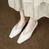Sapatos de vestido elegante mulheres coreanas saltos médios apontou toe bombas moda designer raso 2023 senhoras calçados de escritório gatinho