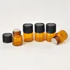 100 opakowań 1 ml/ 2 ml butelki olejków eterycznych z Amber Glass Mini próbki butelki z wtyczką i czapkami TCSKP