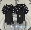 Guanti in lana firmati da donna Guanti alla moda con fiocco stampato a pois Decorazione Guanti a cinque dita per ragazza Regalo invernale con scatola