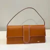 Le Bambino Moyen Luxe Designer Femmes Sacs sous les bras Hommes Pochette Pochette Cross Body Soirée Totes Sac à main Baguette Portefeuilles Classique Sac à bandoulière en cuir véritable