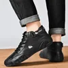 Stivali Scarpe in pelle da uomo in casual lusso uomo outdoor sneakers alte moda romano calzature moto 231128