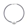 Designer Vivienen Westwoods Ny Viviane Empress Dowager Xis Ny Saturn Gray Pearl Necklace Kvinnlig klassisk modenätverk Röd planet Pearl Collar Chain Chain