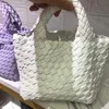 Sac de luxe printemps Venetasbottegass et été fruité vert tissé à la main pour femme bandoulière chaîne à la mode mini diagonale croix portable petit