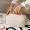 Astucci per cosmetici Astucci per trucchi portatili Borsa per cosmetici da viaggio in pelle di grande capacità Custodia impermeabile da donna Organizer da toilette multifunzione 230428