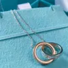 Qualsiasi collana ad anello circolare in oro rosa platino di alta qualità con catena classica per collare con pendente