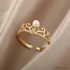 Anéis de casamento Zircon Crown Imitação de Pérola Anéis Abertos para Mulheres Cor Dourada Anel de Aço Inoxidável Moda Noivado Anel de Casamento Jewlery R231128