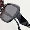 Våren nya mens solglasögon pr28ZS modedesigner fyrkantig ram svart spegel ram 3d design spegel ben män vintage personliga casual solglasögon