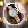 Tweekleurig horloge met volledige diamanten ring Trendy geheel roestvrij stalen horloge Dames quartz batterij Superhelder waterdicht Romeins digitaal nummer wijzerplaat Horloge Geschenken