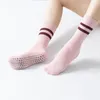 Yogastrumpor Pilates Dance Knee High Socks Women Fitness Sports Non-Slip Socks Striped Training Anti-Edor Soft Sweat Absorpt Socquette Elastic Breatble Socks BC651