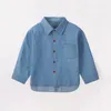 キッドボーイジャンシャツブルーカラーデザイナー男の子の男の子ファッション服服90-160 cmリトルガールズジーンズシャツ2024