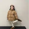 Down Jas Koreaanse 2023 Winter Kinderen Meisje Parka Katoen Gevoerde Stand Kraag Kid Sneeuwkleding Warme Zachte Quilten Jas 231128