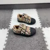 Классическая детская обувь 2023 года, дизайнерские детские кроссовки для малышей, обувь в стиле ретро для мальчиков и девочек, черная спортивная обувь на открытом воздухе, размер 26-35