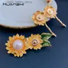 Stud HUANZHI Girasol Gota Esmalte Broche Vintage Esmalte Perla Metal Abrigo Pin Nuevas Flores Coloridas Accesorios Joyería para Mujeres YQ231128