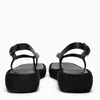 Sandały Kobiety czarne płaskie formę Summer Miękka skórzana klapki Seksowne Chunky S Plus Size Buty plażowe 230406