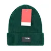Kış Şapkası Sıcak Tasarımcı Beanie% 100 Silikon Etiket Yüksek Quliaty Sport Yün Bonnet Erkekler için Mektup Mektup Kafatası Kapakları Erkek Beanie Şapkalar Yumuşak Kelepçeli Kısa Siyah Gri Beyaz HJ06
