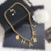 Colar de design de luxo 18k colares de aço inoxidável com bandeira de ouro de 18k borda de gargantilha borda de letra pendente de moda feminina jóias de casamento de amor para presentes acessórios