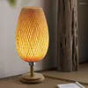 Bordslampor ledde bambuvävningslampa Creative Handmade Rattan Bedroom Restaurant Bedside Desk Lights Chinese Pastoral Retro Light