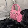 Viviennely Westwoodly Barbie Pink Lacquered Betty Bag Light Luxury Fashion Versatile Handheld Väska med en struktur som är liten och populär lyxväska