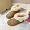 Designer för kvinnor Australien Luxury Snow Boot Womens Slippers Fashion Ultra Mini Platform Booties Winter Suede Wool Ladies Warm Pur Ankle Bootes