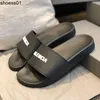 2023 여름 Balencigas 슬리퍼 남자와 여자 마모 비 슬립 방수 한 단어 슬리퍼와 편지 애호가의 해변 신발