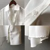 Женские блузкие рубашки Свободные белые рубашки для женщин верхний шаг с шагом с твердыми женскими рубашками повседневные офисные женские вершины 2022 Весенние летние блузки 11354 P230427