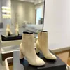 Lou Heeled Ankle Boot Platforms Round Toe 9,5 cm High Heel Booties Sheepskin Suede Western Boot Sidospakarna Chunky Boot Luxury Designer för kvinnor Factory Factwear