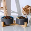 Set di ciotole per cani in ceramica con supporto in legno Ciotole per gatti rialzate Piatti per cani da compagnia Ciotola per cani Alimentatore per acqua di colore puro