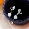 Orecchini a bottone con perle coreane per le donne Ciondolo con zirconi scintillanti Colore argentato Orecchini pendenti in metallo moda Regali per gioielli da festa di nozze YQ231128