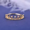 Bandringen Luxe eenvoudige en prachtige kroon ingelegde witte Rhinestone Woman Ring 2023 Nieuwe vrouwen sieraden Factory Direct aanbod Z0428