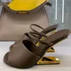 Nouveau Style étrange or lettre talon sandales été 2023 femmes robe fête chaussures de créateur mode luxe pantoufles Slingback