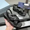 Designerskie sandały damskie sandały na platformie krzyżowe kapcie rekreacyjne letnie klasyczne rzymskie buty skórzane klapki zjeżdżalnia plażowa czarne białe wygodne płaskie klapki z pudełkiem