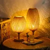 Bordslampor ledde bambuvävningslampa Creative Handmade Rattan Bedroom Restaurant Bedside Desk Lights Chinese Pastoral Retro Light