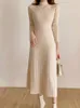 Casual Dresses Autumn Winter Long Women Elegant Half High Collar Sticked tröja klänning Kvinnlig mode Slim Sleeve Party