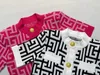女性用Tシャツデザイナーラグジュアリーバル23春/夏、対照的なビンテージメタルボタンニットトップ、汎用性のあるエレガントな8J0Gと新しいカーディガンTシャツ